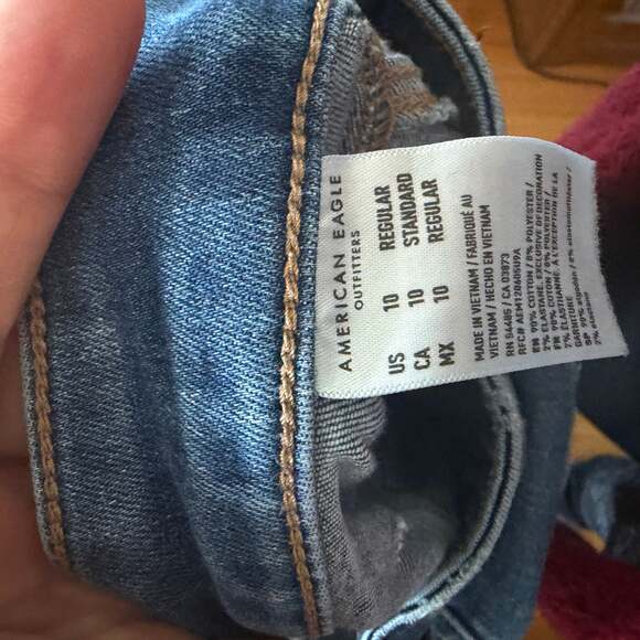 American Eagle High-Waisted Flare Jeans with Front Flap Pockets - Picture 7 of 7